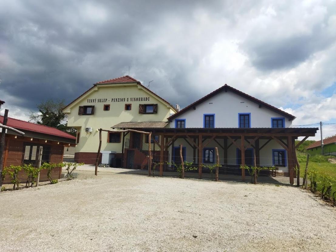 Vinny Sklep A Penzion U Vinohradu Velké Bílovice Exterior foto